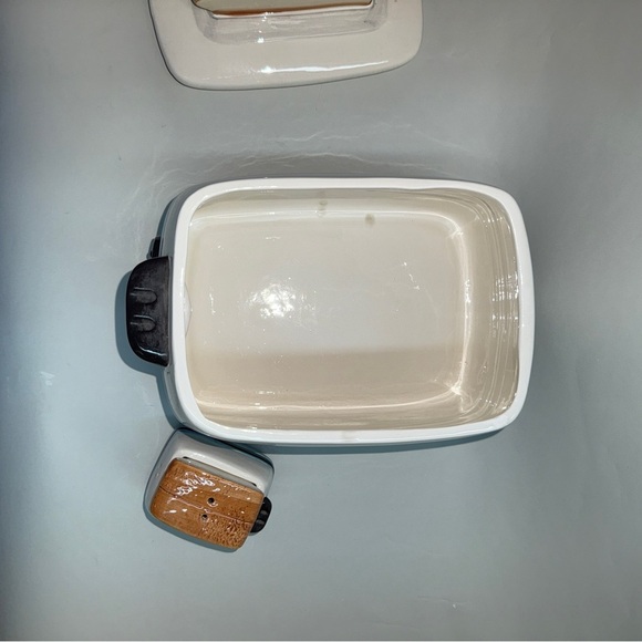 White and Blue Food Storage Set with Gold Accents - Picture 2 of 3